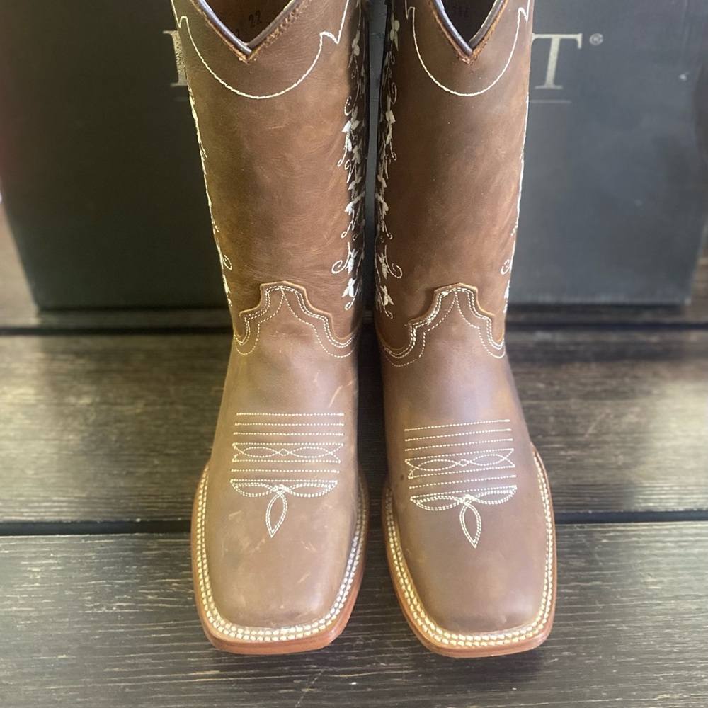 New Reywelt cowboy boots